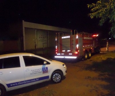 Bombeiros controlam principio de incêndio em rede elétrica de empresa no Vila Nova 