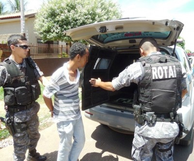 Andradinense que tentou furtar bolsa de esposa de policial é preso em flagrante 
