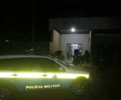Homem é flagrado transportando 60 litros de etanol em veículo