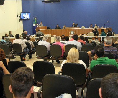 Vereadores pedem quebra de contrato com a Sanesul