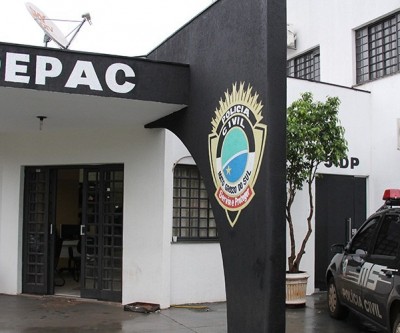 Homem tenta roubar plantação e acaba violentado com mandioca por populares