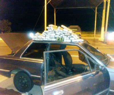 PRF apreende drogas em Ford Del Rey e recupera veículo dublê que foi roubado em Goiânia 