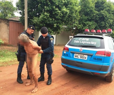 Homem que andava “peladão” pelas ruas da Quinta da Lagoa é detido pela polícia