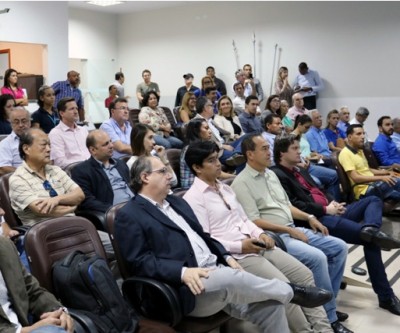 Vereadores defendem que a Prefeitura não cobre taxa da coleta de lixo 