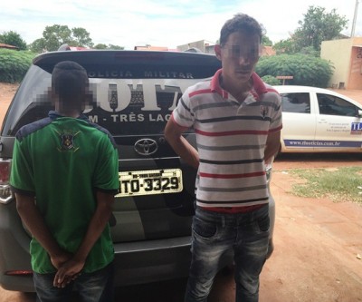 Carro furtado em Minas Gerais  é encontrado em residencial 