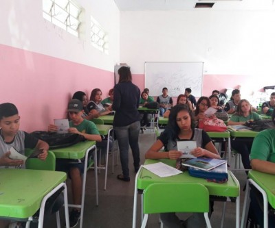 Semana de Enfrentamento ao Abuso e a Exploração Sexual começa com panfletagem nas escolas