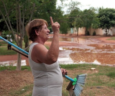 Moradores do Jd. Dourados vão se despedindo dos problemas com água empoçada