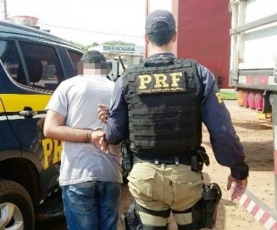 Jovem é preso na BR-262 com 171 Kg de cocaína 
