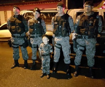 Equipe da ROTAI faz surpresa para menino apaixonado pela Polícia Militar 