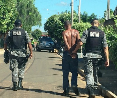 Bombeiro à paisana prende ladrão que furtou residência no Parque São Carlos