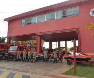 Bombeiros de Três Lagoas recebe caminhão de combate a incêndio