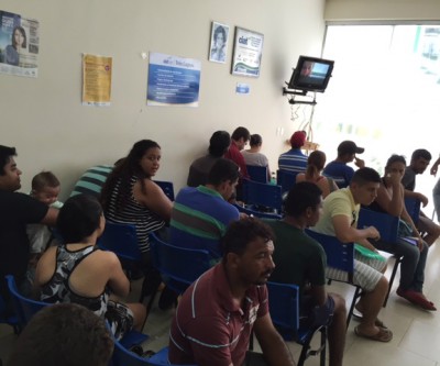 Cobrador, garçom e repositor estão entre as vagas para esta quinta-feira 