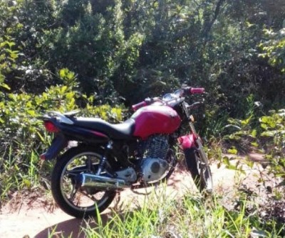 Denúncia anônima leva polícia até moto furtada 