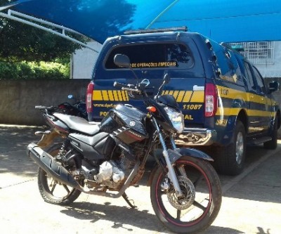 Polícia Rodoviária Federal recupera motocicleta roubada há 3 anos