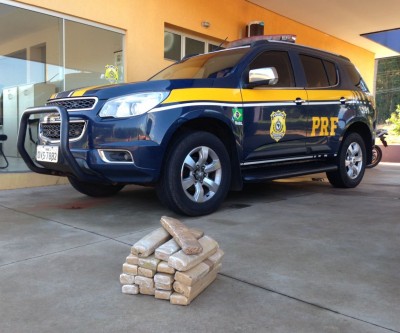 PRF aprende 20 kg de maconha que seria levado para o Rio de Janeiro