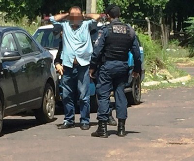 Policiais arrombam porta e libertam mulher de comerciante que era mantida em cárcere privado