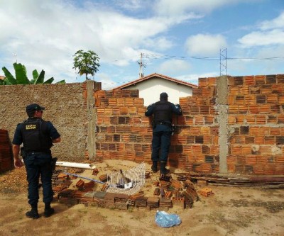 Ladrões de residência conseguem escapar de cerco policial; PM evita concretização do crime 