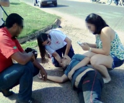 Mesmo de folga, enfermeira do SAMU faz resgate de acidentado