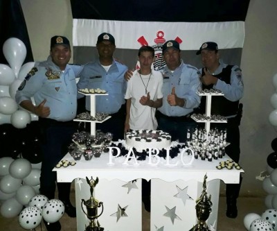 Estudante da APAE de Três Lagoas recebe visita surpresa no dia do aniversário