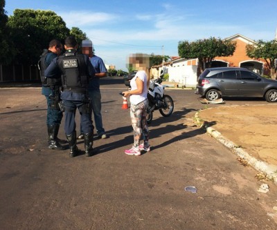 Primeiro acidente do dia é registrado entre moto e carro no bairro Colinos 
