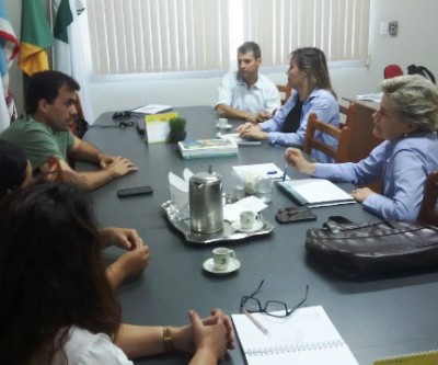 Colaboradores do Sistema Famasul realizam visita institucional no Sindicato Rural