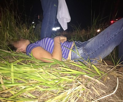 Camionete tomba na BR-262 e deixa jovem ferida às margens da rodovia 