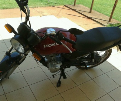 Moto furtada é encontrada abandonada no pátio da UFMS