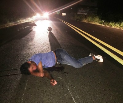 Motociclista fica desacordado em acidente ocorrido em curva da BR-262