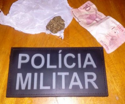 Polícia aborda jovem que portava drogas no Residencial Novo Oeste em Três Lagoas 