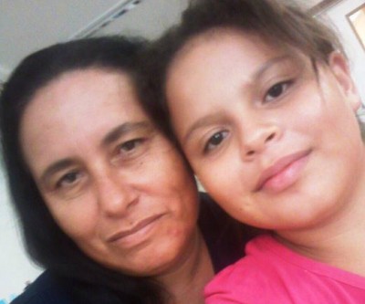 Criança que teve dengue hemorrágica já está em casa ao lado da família 