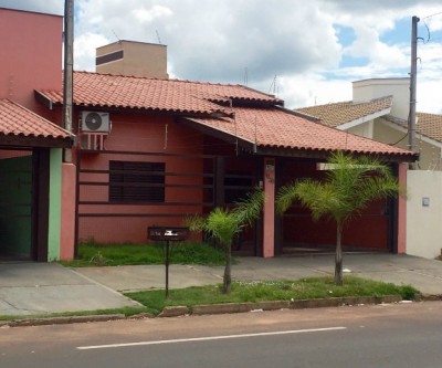 Alugo casa no Santos Dumont II