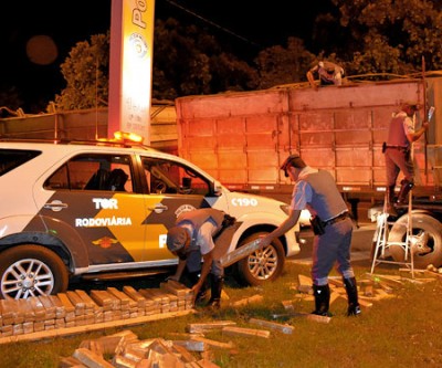 Após descarregar soja em Três Lagoas, carreteiro é preso com aproximadamente 1,5 tonelada de maconha 