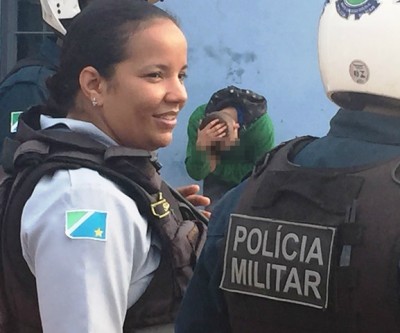 Jovem embriagado que foi apreendido com moto chora e diz: “Agora vou entrar para o PCC”