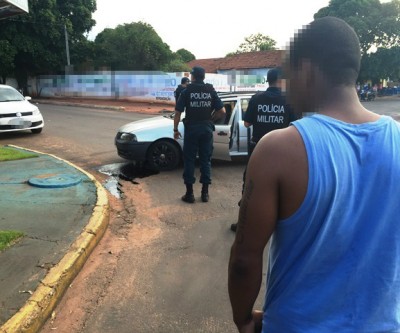 Motorista “passa direto” e por pouco não invade farmácia no Santos Dumont II 