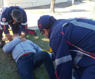 Jovem de 21 anos fica ferido após sofrer acidente de trânsito no Santos Dumont 