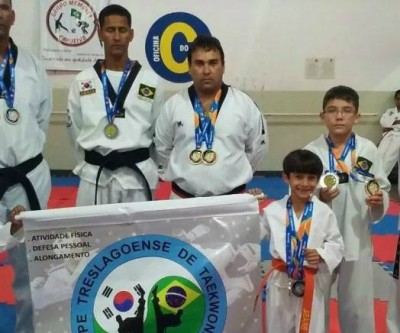 Equipe três-lagoense de taekwondo conquista 13 medalhas em campeonato nacional