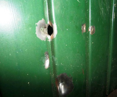 Morador da Vila Piloto sofre atentado ao ter sua casa atingida por disparos de pistola 
