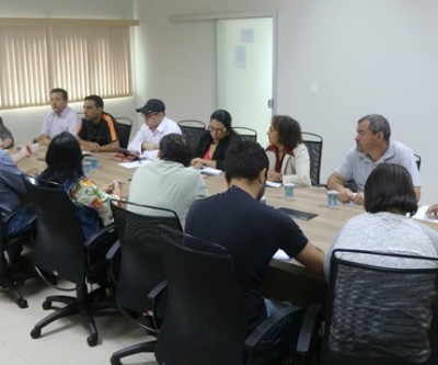 Secretário busca apoio de vereadores para resolver situação da área da esplanada