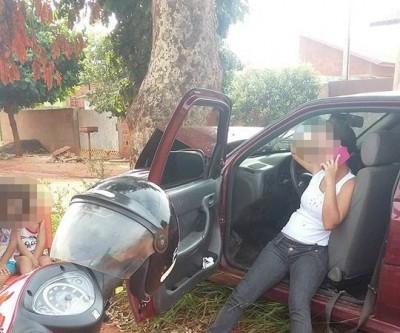 Leitora registra acidente de carro que bateu em árvore no Jardim Carandá 