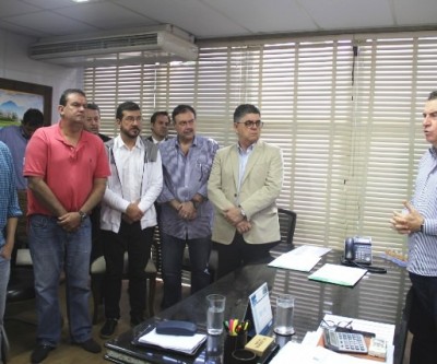 Eduardo Rocha participa de reunião para receber documentos de Governo para CPI