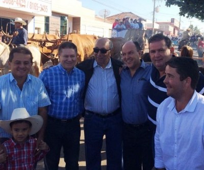 Deputado Eduardo Rocha prestigia tradicional cavalgada da Exposição de Paranaíba