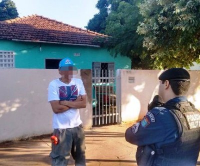 Após ser furtado, pintor dá dinheiro ao primo para recuperar objetos e novamente sai no prejuízo 