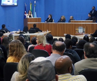 Aprovados reajuste dos servidores da educação e criação do 'Família Acolhedora'