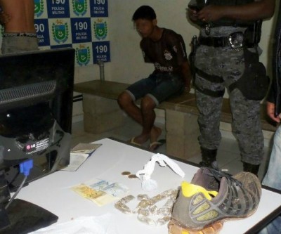 Após duas semanas de investigações, jovem do bairro Violetas é preso por tráfico 