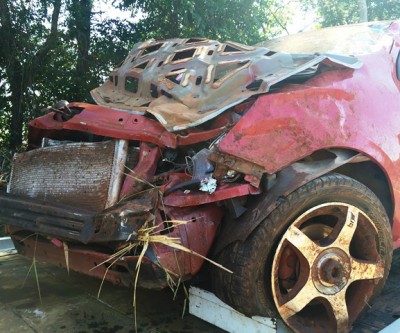 Jovens que voltavam do “Taboadão” escapam da morte ao capotar veículo na BR-158 