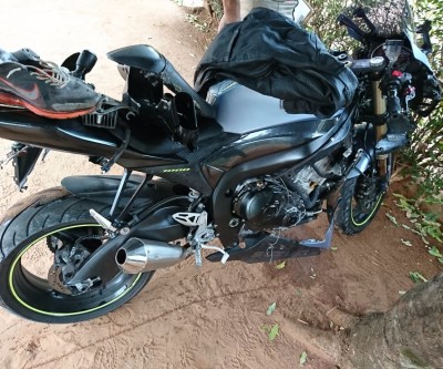  Piloto de motocicleta colide em poste na circular da Lagoa Maior