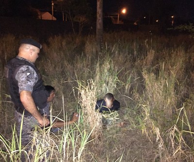 Homicida tenta roubar moto, se esconde em matagal e é preso pela Rotai