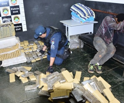 Após perseguição, PM prende homem com mais de 275 kg de maconha