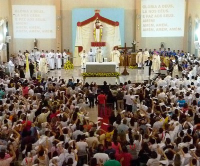 Missa de Posse Canônica de Dom Luiz Knupp reúne 2 mil católicos