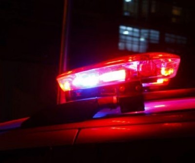 Ladrão com tatuagem de coração no rosto finge pedir informação e armado rouba mulher